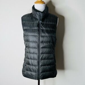 Uniqlo Black Ultra Light Weight Down Puffer Vest